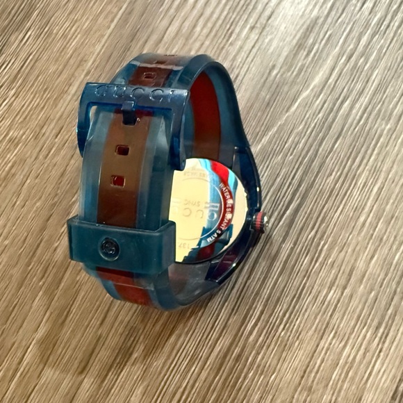 Gucci Unisex Sync Watch - Picture 9 of 14